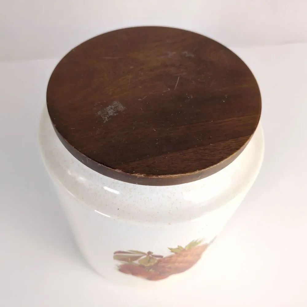 Vintage Hyalyn USA Pineapple & Strawberry Ceramic Canister Crock w/ Lid‎ Retro